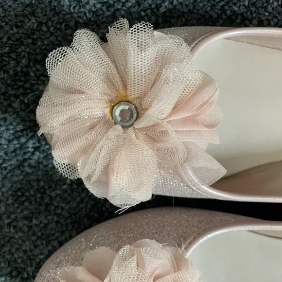 The Children’s Place - Glitter flats with mesh flower. - Picture 5 of 7